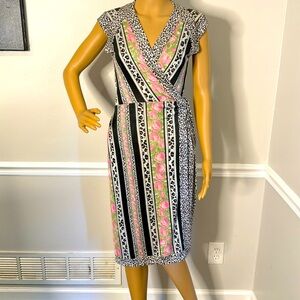 Diane Von Furstenberg - Floral wrap dress - size 6